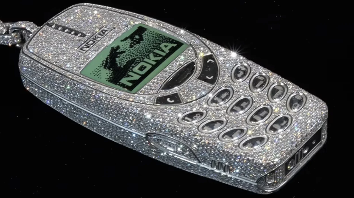 Drake’in Yeni Nokia Telefonu