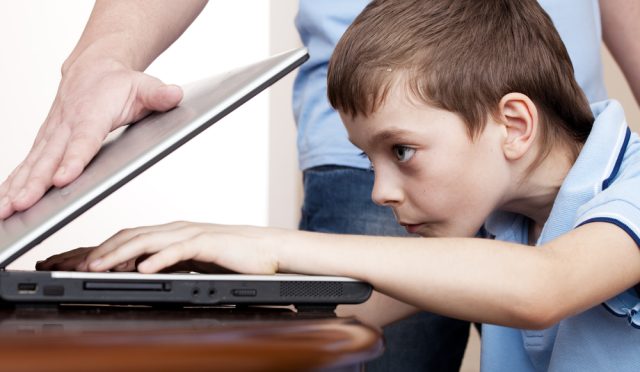 Çocuklarda ekran bağımlılığı nasıl önlenir?