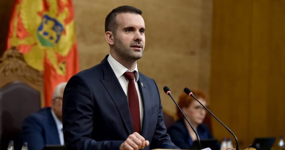 Karadağ Başbakanı Spajić Türk Vatandaşları için Vizesiz Giriş Hakkını Geçici Olarak Kaldırılacağını Açıkladı