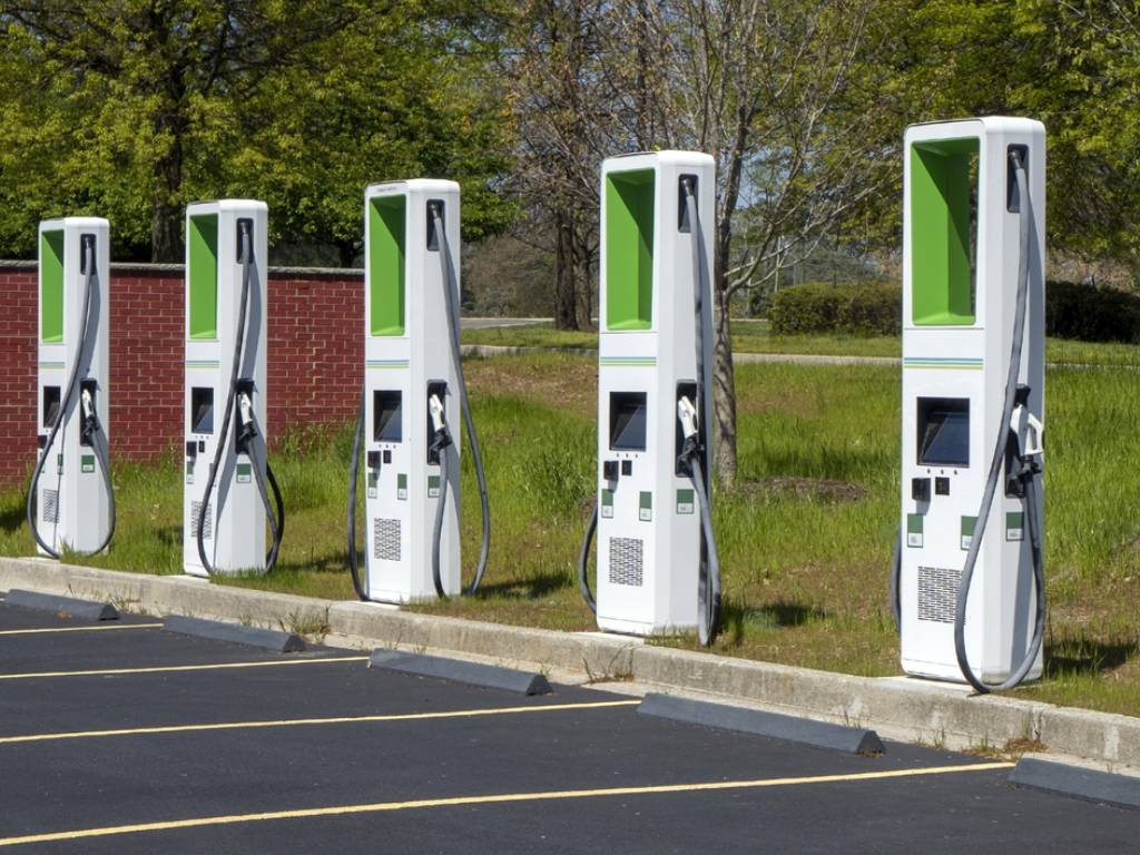 Türkiye'de Elektrikli Araç Şarj Altyapısı Hız Kesmiyor