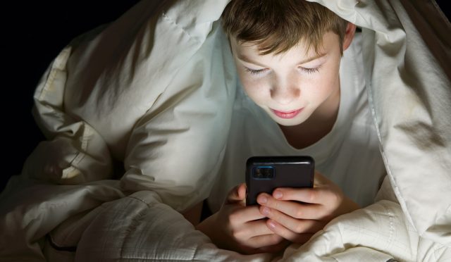 Sosyal Medya Çocukların Dikkatini Çalıyor