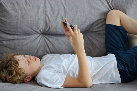 Sosyal Medyada Tarihi Yasak: Avustralya 16 Yaş Altını Engelliyor