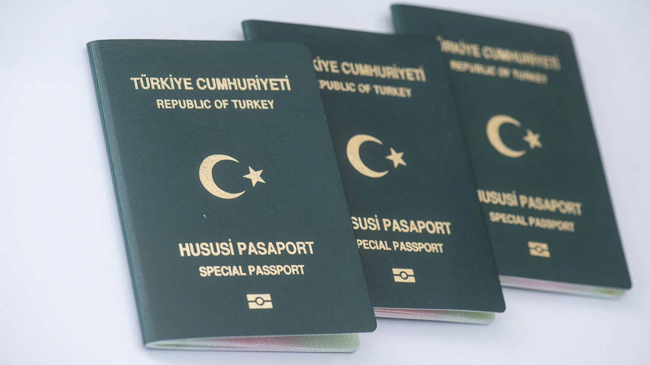 iki-meslek-grubuna-yesil-pasaport-geliyor