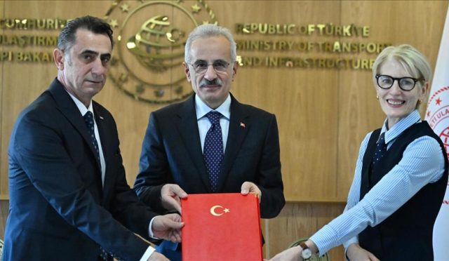 Türkiye ve İngiltere Hidrojenli Tren İçin İşbirliğine İmza Attı